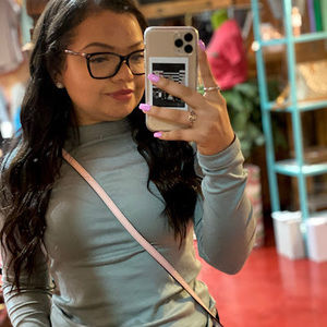 Meet your Posher, Rocio